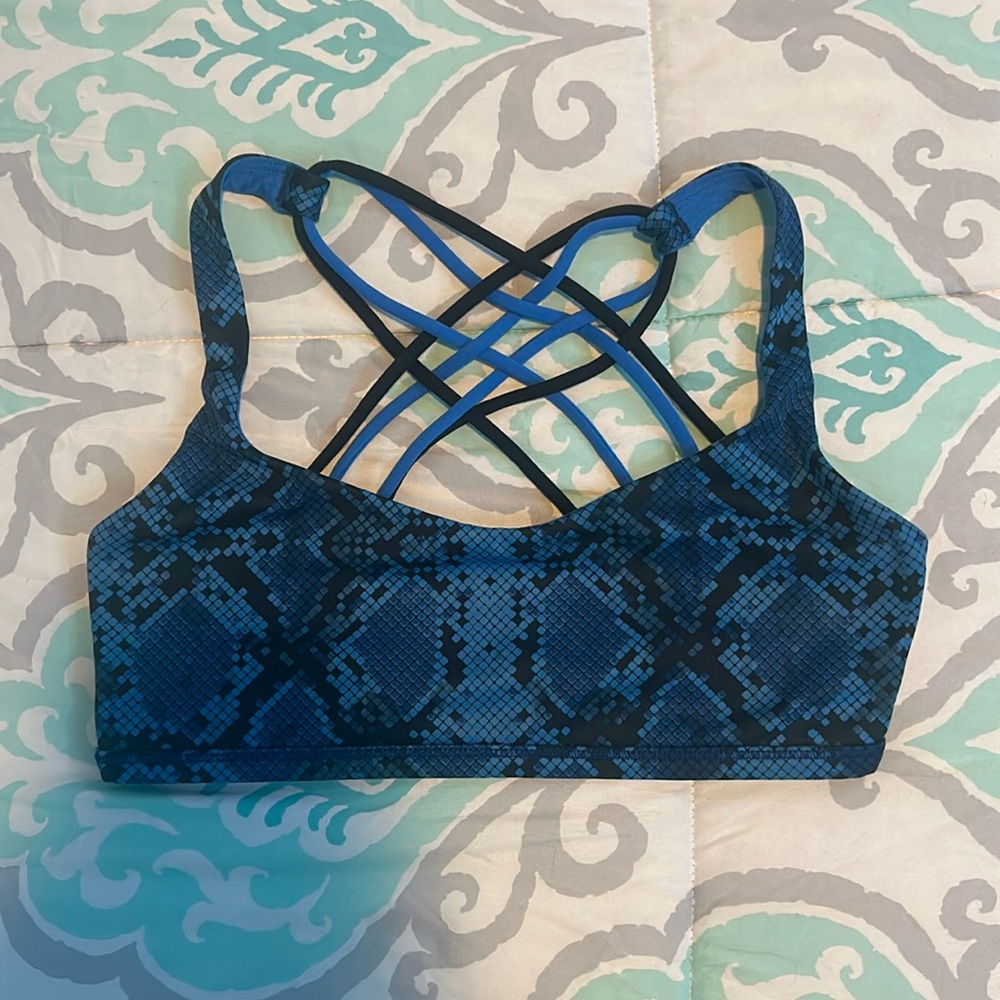LULULEMON SPORTS BRA SIZE 2-4